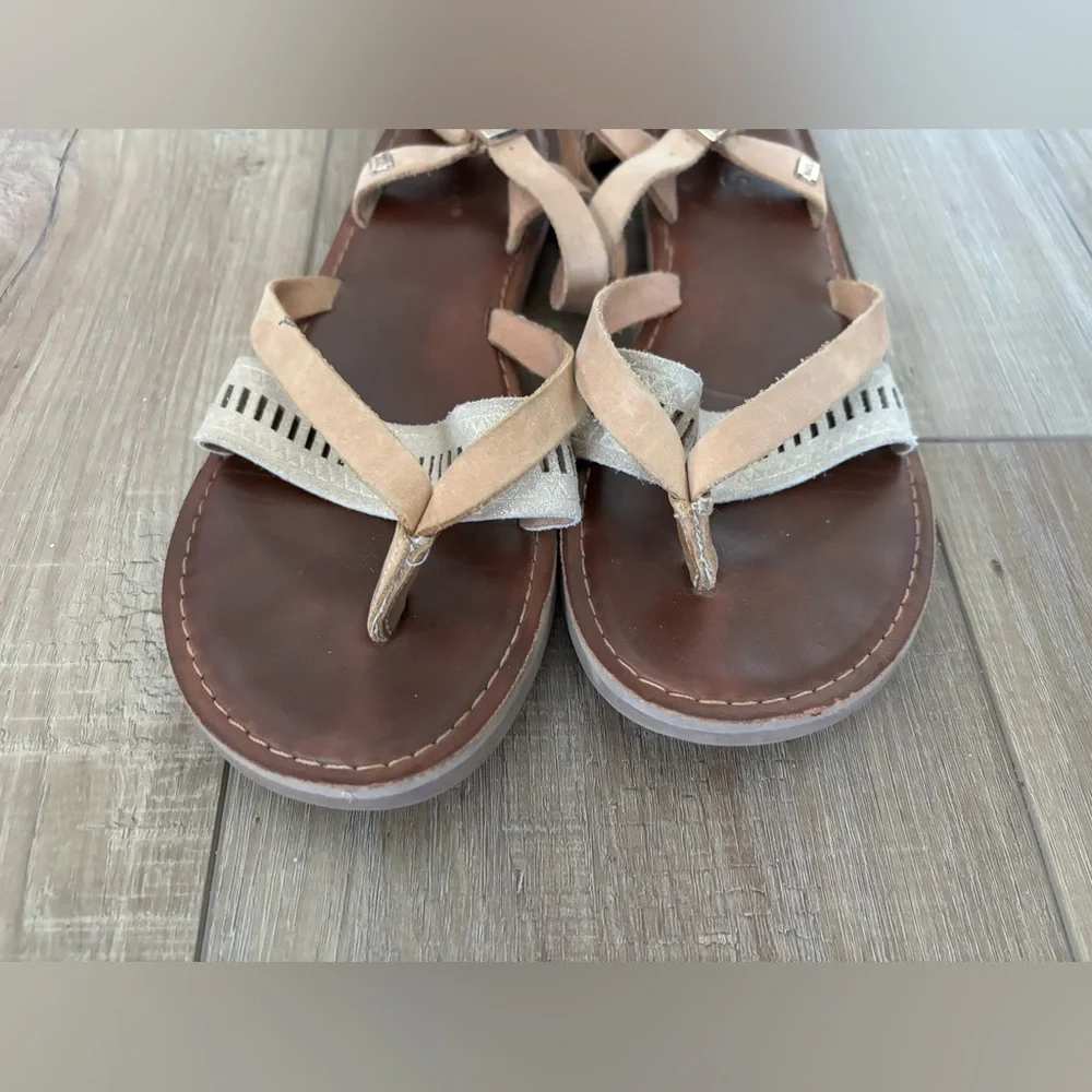 TOMS Lexie sandstorm metallic flat sandals size 7 tan